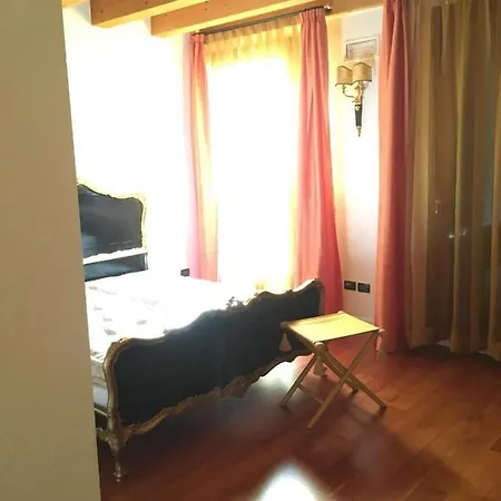 Santo 82 Vendégház